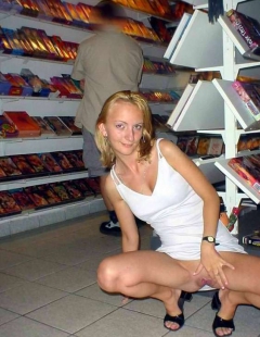 Shopping Nude - N