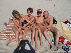 Groups nude 2 - N