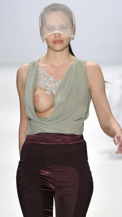 Hana Nitsche - N