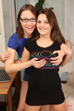 Two lovely lesbian geekettes, - N
