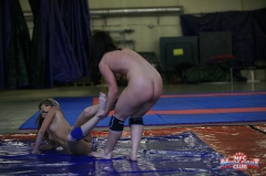 It is wrestling time! - N