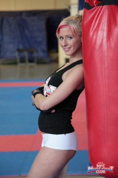 A rookie fighter, Leyla - N