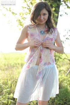 Alluring Girl - N