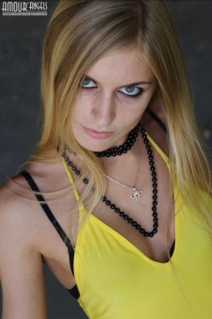 Hellish Hot Avril - N