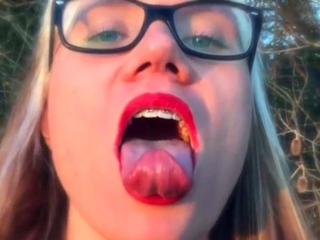 Mature brunette amateur giving a great POV blowjob