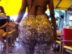 phat-black-jiggly-ass-walking