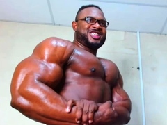 nude-bodybuilder-live-sex-on-cruisingcamscom