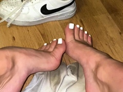 maitresse-madelines-solo-foot-fetish-pov