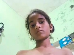देसी वर्जिन लड़की बूब्स