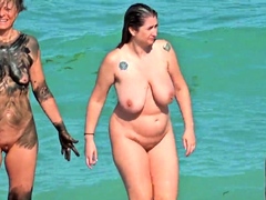 shameless-amateur-fisted-on-a-public-beach