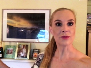 Blonde solo jerking off