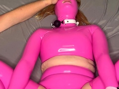 angela-amateur-fetish-blowjob-in-latex