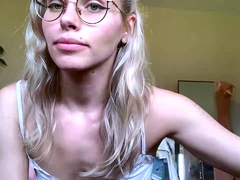 blonde-teen-solo-masturbating-on-webcam