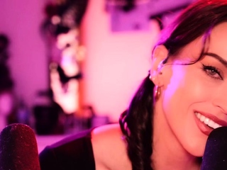 Amateur Webcam Teen Flashes Masturbates