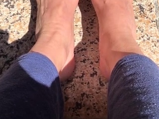 Amateur Foot Fetish Girlfriend Sucks and gives a Footjob