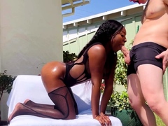 Busty Babe Amari Anne Receives An Outdoor Fucking